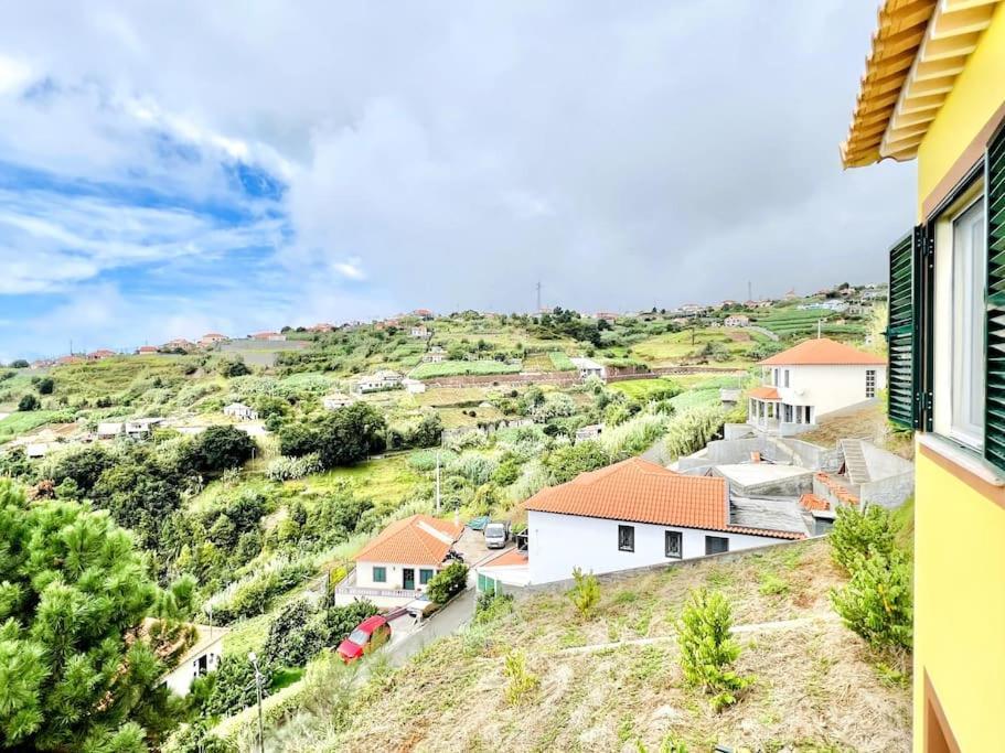 Casa Amarela By Your Madeira Rentals ปอนตา ดู โซล ภายนอก รูปภาพ